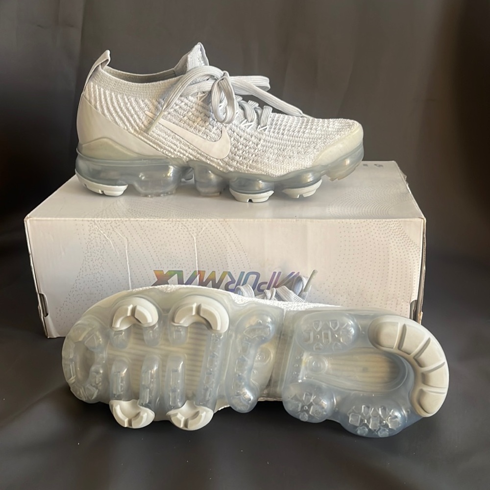 White Nike vapormax flynit 3